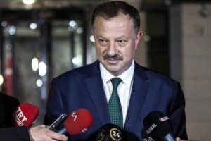 AK Partili &Ouml;zel'den İmamoğlu'na destek veren &uuml;nl&uuml;lere sert s&ouml;zler