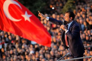 Ekrem İmamoğlu: T&uuml;rkiye'de h&acirc;l&acirc; bir demokrasi var ancak m&uuml;cadele gerektiriyor