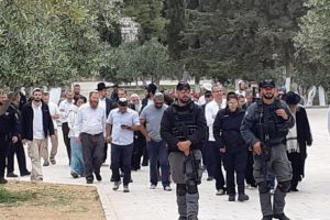 Fanatik Yahudilerden Mescid-i Aksa'ya baskın