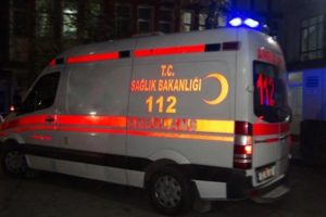 80 ton sıvı &ccedil;elik iş&ccedil;ilerin &uuml;zerine d&ouml;k&uuml;ld&uuml;
