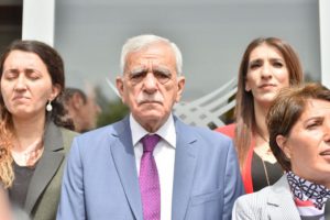 HDP'li Mardin Belediyesi şehit yakınlarını işten attı