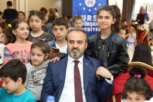 Bursa'da 'Tekne orucu' tutan &ccedil;ocuklara erken iftar