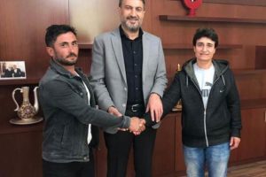 'Kadın mısın erkek mi' sorusunu duyunca &ccedil;ılgına d&ouml;nm&uuml;şt&uuml;! Belediye Başkanı barıştırdı