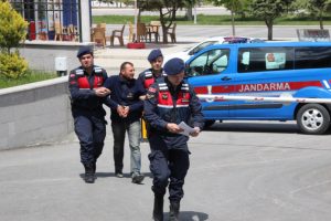 Cezaevi firarisi saklandığı evde yakalandı