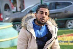 Hamileyken k&uuml;rekle d&ouml;v&uuml;ld&uuml;, mahkemeden el ele ayrıldı!