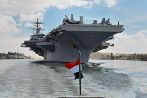 ABD u&ccedil;ak gemisi Suveyş Kanalı'ndan ge&ccedil;ti