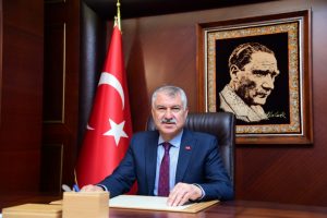 Yaşlı adamı otob&uuml;sten atan şof&ouml;re ceza yağdı
