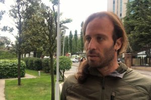 Şampiyonada 13 yaşındaki &ccedil;ocuğu iten y&uuml;z&uuml;c&uuml;: Talihsiz bir olayın i&ccedil;inde yer aldım