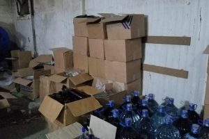 Emniyet g&uuml;&ccedil;leri ka&ccedil;ak i&ccedil;kiye ge&ccedil;it vermedi