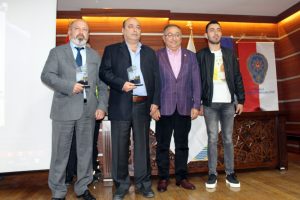 Validen yılın s&uuml;r&uuml;c&uuml;leri ve trafik g&ouml;revlilerine &ouml;d&uuml;l