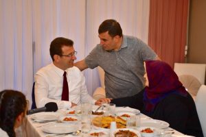 İmamoğlu: Ben İstanbul'u İstanbul B&uuml;y&uuml;kşehir Belediye Başkanı olarak geziyorum