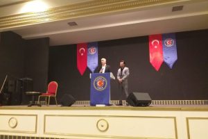 T&Uuml;RK-İŞ'ten kağıt toplayıcılarına iftar yemeği
