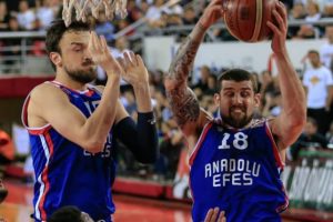 Anadolu Efes'ten 30 sayı fark