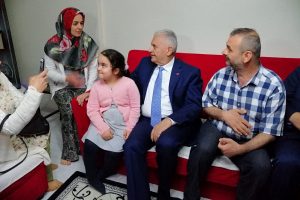 Binali Yıldırım: "Oy &ccedil;alanlardan hesap soracak mısınız?"