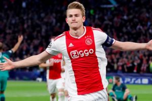 Edwin&nbsp;van&nbsp;der Sar: De Ligt'ın İspanya&nbsp;veya İngiltere'ye gideceğini d&uuml;ş&uuml;n&uuml;yorum