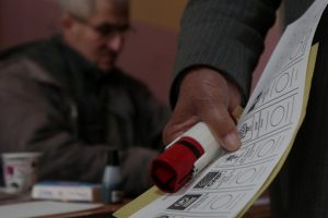İstanbul'da g&ouml;zler 'kararsız ve memnuniyetsiz' se&ccedil;menlerde