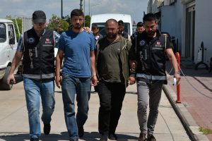 Ka&ccedil;ak silah imalathanesi operasyonunda 4 kişi yakalandı