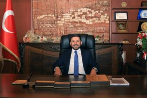 AK Partili başkandan İmamoğlu'na destek veren &uuml;nl&uuml; isimlere tepki
