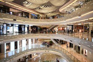 AVM'leri ziyaret eden kişi sayısında d&uuml;ş&uuml;ş