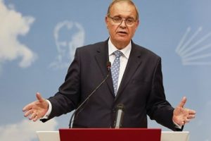 CHP S&ouml;zc&uuml;s&uuml; Faik &Ouml;ztrak: Sandık darbesi yapmıştır