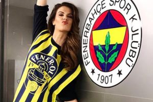 Manken T&uuml;lin Şahin'den 'Fener Ol' kampanyasına destek!