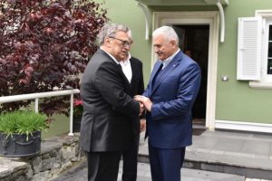 Binali Yıldırım, Mesut Yılmaz'ı ziyaret etti
