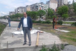 Demirtaş sahil kafe &ccedil;alışmalarını yerinde inceledi