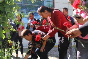 Suru&ccedil;'ta, DEAŞ'ın bombalı saldırısında &ouml;lenler anıldı