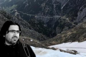 U&ccedil;uruma d&uuml;şen muhabiri arama &ccedil;alışmalarına ara verildi