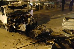 Hurdaya d&ouml;nen otomobilden burnu bile kanamadan &ccedil;ıktı