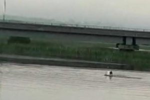 Sabah saatlerinde g&ouml;le giren bir kişi kayboldu