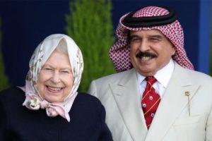 Krali&ccedil;e 2. Elizabeth'in Bahreyn Kralı'nı ağırlamasına sert tepki
