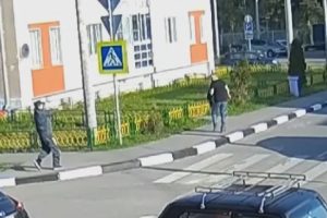 İş insanına sokak ortasında silahlı saldırı!