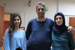 İki kızından nakledilen karaciğerle hayata tutundu