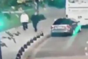Arjantin'de milletvekiline silahlı saldırı anı kameraya yansıdı