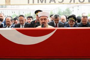 Şehit asker Hakan &Ouml;zdemir son yolculuğuna uğurlandı