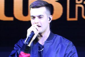 Rus şarkıcının konserine yoğun ilgi