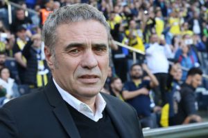 Ersun Yanal tepki g&ouml;sterdi! "Kapkara bir geceydi"