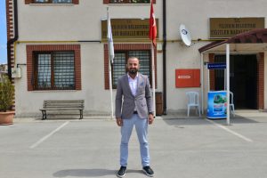 Başkan Yılmaz'dan Bursa'nın en gen&ccedil; muhtarına ziyaret