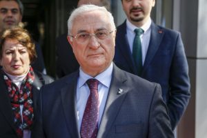 DSP'nin İstanbul adayı yarıştan &ccedil;ekildiğini a&ccedil;ıkladı