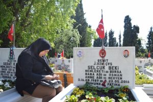 Edirnekapı Şehitliği'nde h&uuml;z&uuml;nl&uuml; Anneler g&uuml;n&uuml;