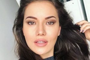Fahriye Evcen ilk kez oğlunu paylaştı!