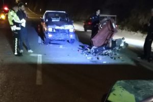 Sepetli motosiklet, kamyonetle kafa kafaya &ccedil;arpıştı: 2 &ouml;l&uuml;