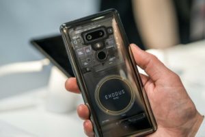 Blockchain tabanlı HTC Exodus 1s i&ccedil;in onay &ccedil;ıktı