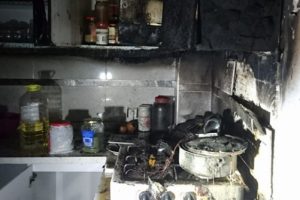Ocakta unutulan yemek yangın &ccedil;ıkardı!