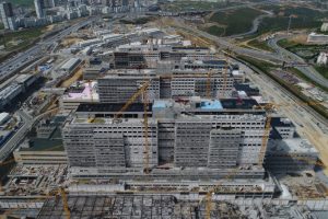 Başakşehir Şehir Hastanesi'nin y&uuml;zde 53'&uuml; tamamlandı
