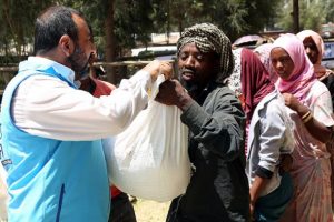 Etiyopya'da binlerce ailenin iftar sofrası TDV ile bereketlendi