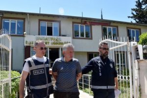Kepenklerini indirerek &ccedil;ocuklara cinsel istismarda bulunmuştu, yeniden g&ouml;zaltına alındı