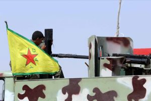 Deyrizor'un &ouml;nde gelen aşireti YPG/PKK işgalini kınadı