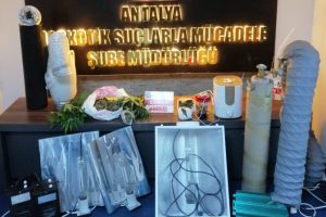 Uyuşturucu operasyonu! D&uuml;r&uuml;m&uuml;n i&ccedil;erisine saklamışlar